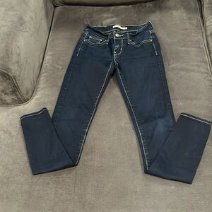 Levi 710 Super Skinny Ladies Jeans. Sz 25. Super stretch and soft. Like New
